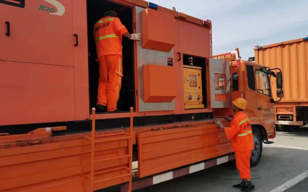 首发养护公司启动一级备勤，积极备战